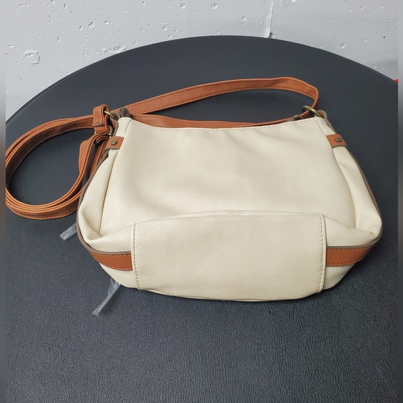 New Time and Tru Dayana Essential Crossbody Bag with Adjustable Strap Beige Tan - Picture 7 of 10